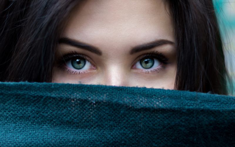 how to find a missing person article.
woman's eyes. 
Creative commons: https://unsplash.com/photos/4bmtMXGuVqo